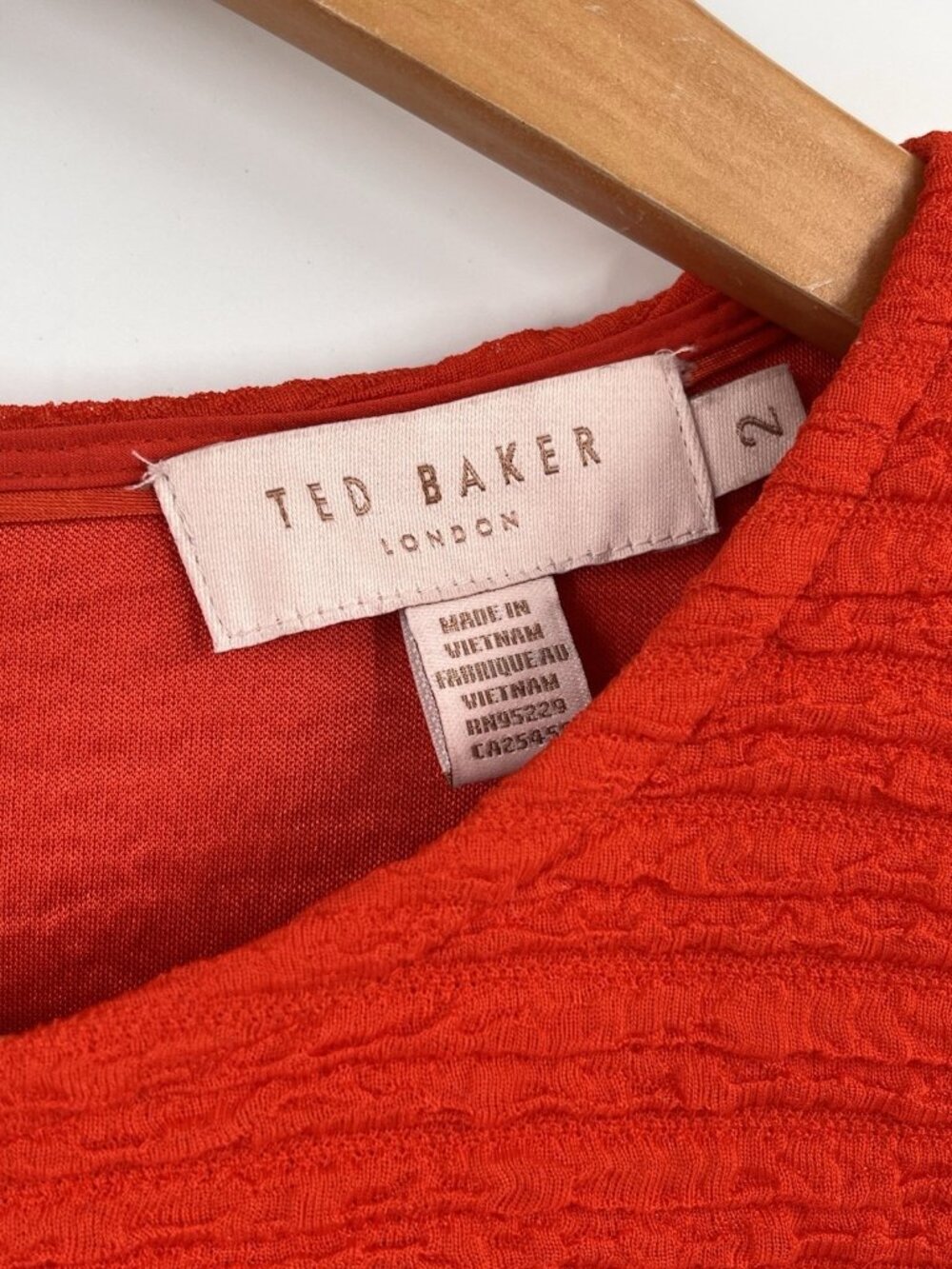 TED BAKER Women's Red Textured Short Sleeve Fit & Flare Scuba Dress US 4-6 - Picture 3 of 6